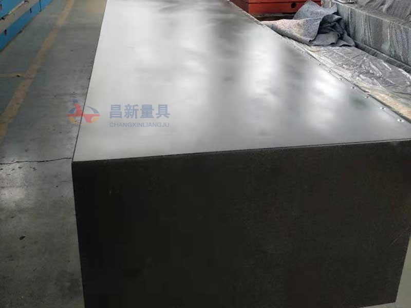 鑄鐵平臺與巖石平臺的穩(wěn)定性區(qū)別